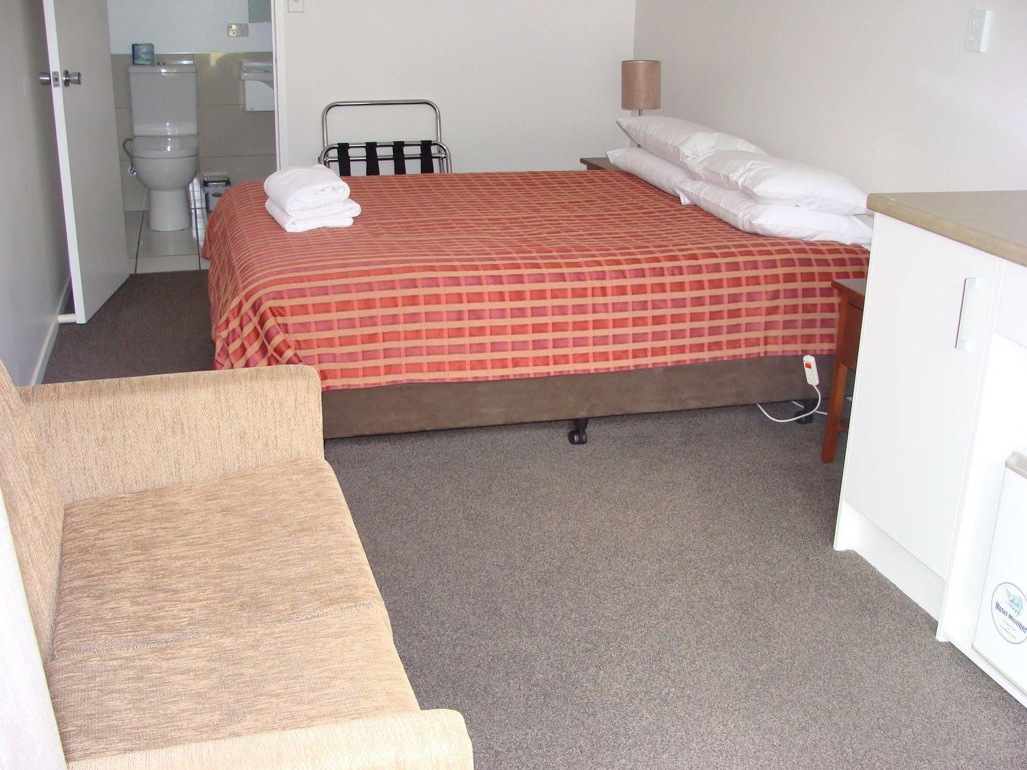 Motel Russell Dış mekan fotoğraf