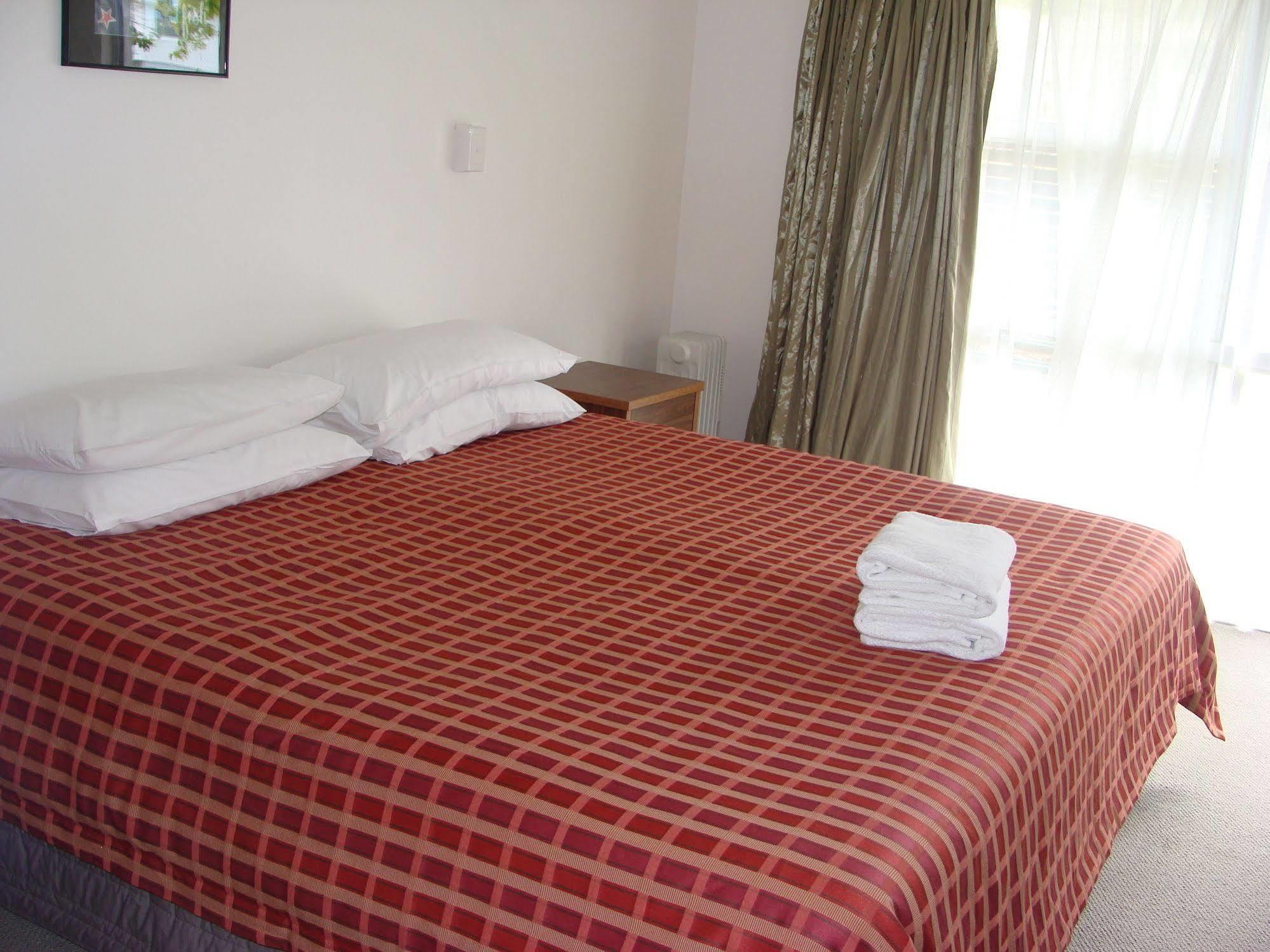 Motel Russell Dış mekan fotoğraf