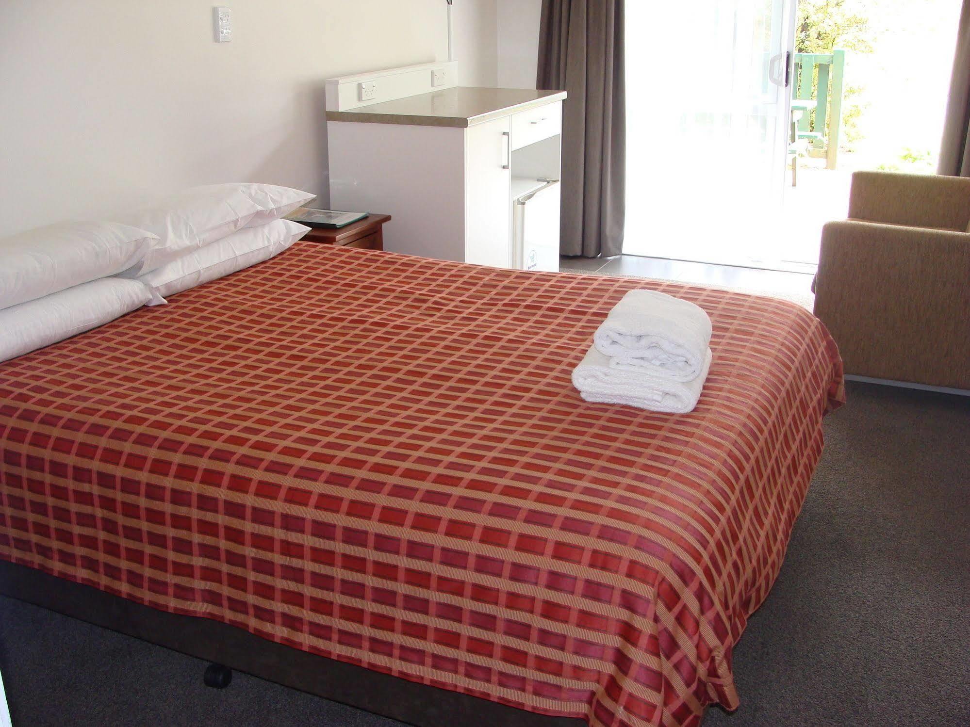 Motel Russell Dış mekan fotoğraf